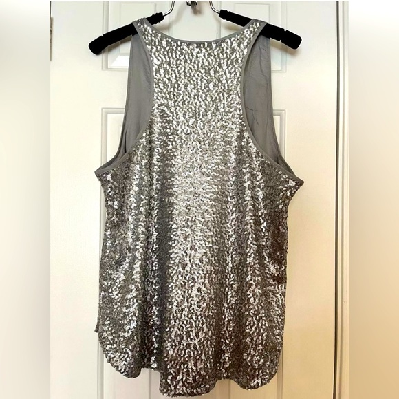 🌸 NWT GAP Womens Sz L Lined Silver Sequin Holiday Tank - Picture 2 of 4